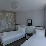 Bellissima 2 Minutes Away From The 아파트