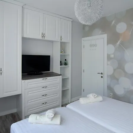 Bellissima 2 Minutes Away From The