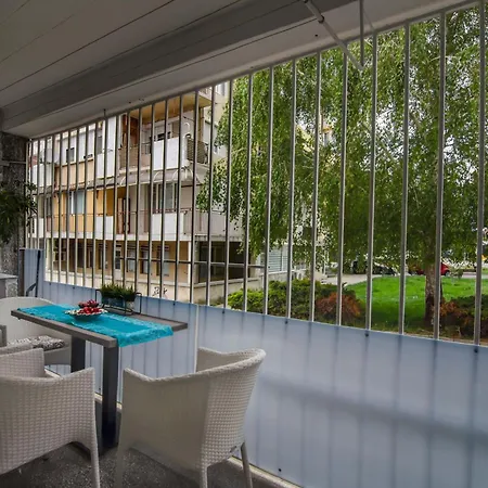 Apartment Bellissima 2 Minutes Away From The